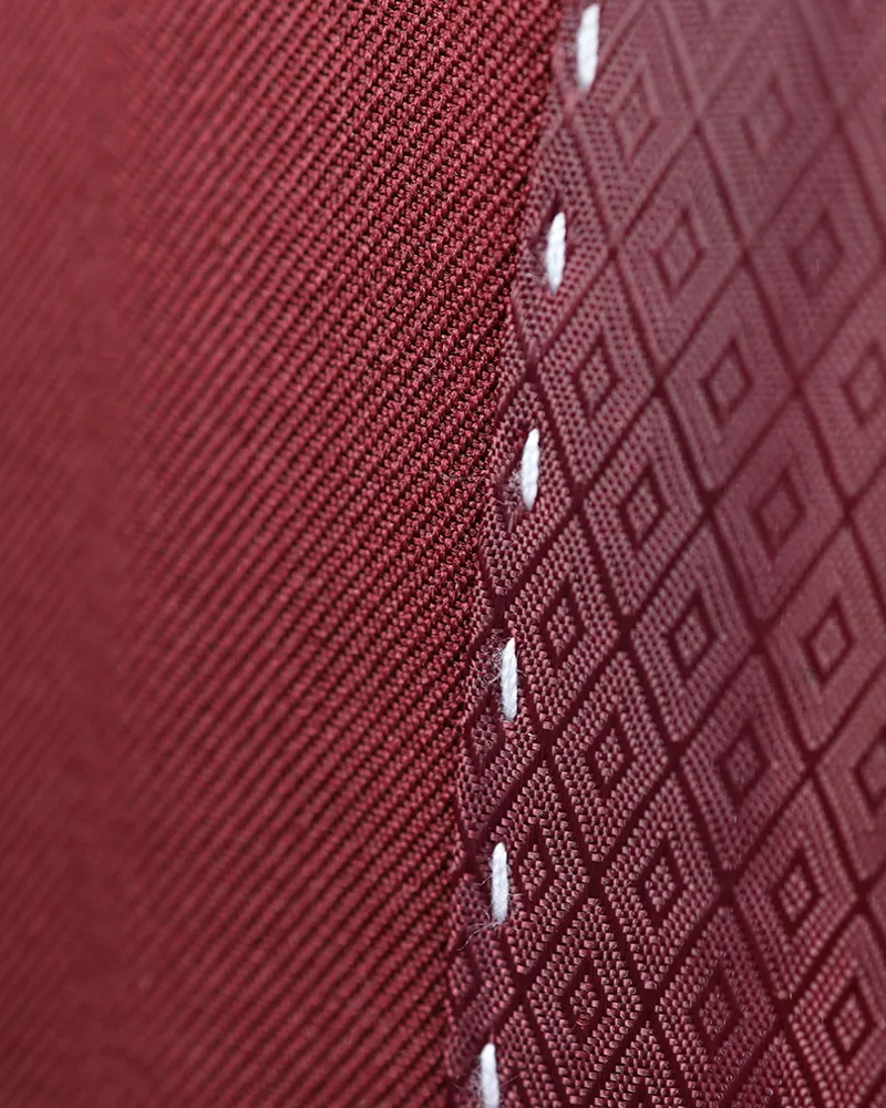 Terno Slim Bordô Vivo microfibra – detalhe