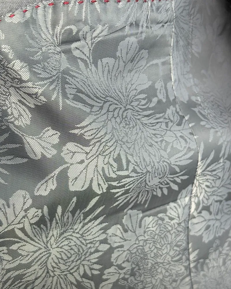 Terno Slim Cinza Detalhado poliviscose premium – detalhe